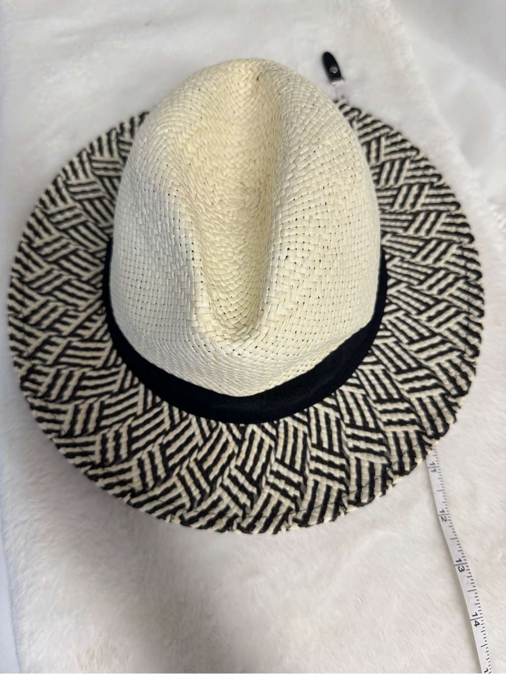 Halogen Two-Tone Straw Fedora Sun Hat in Cream & Black